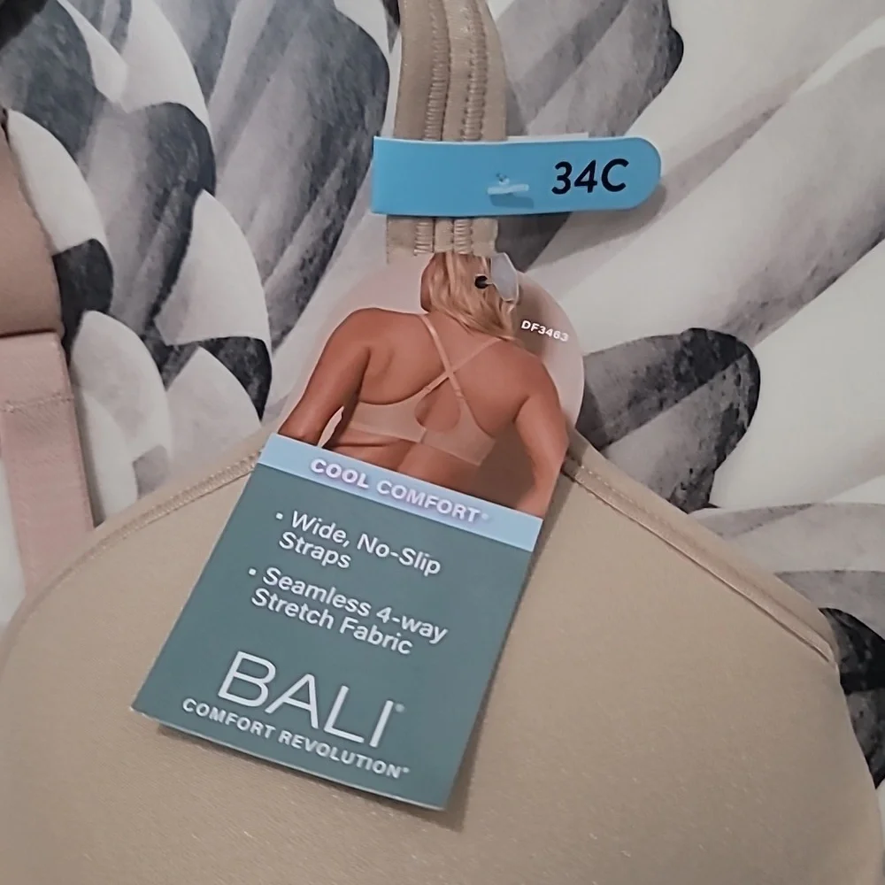 Bali Women's Comfort Revolution Wirefree Bra Beige Size 34 C